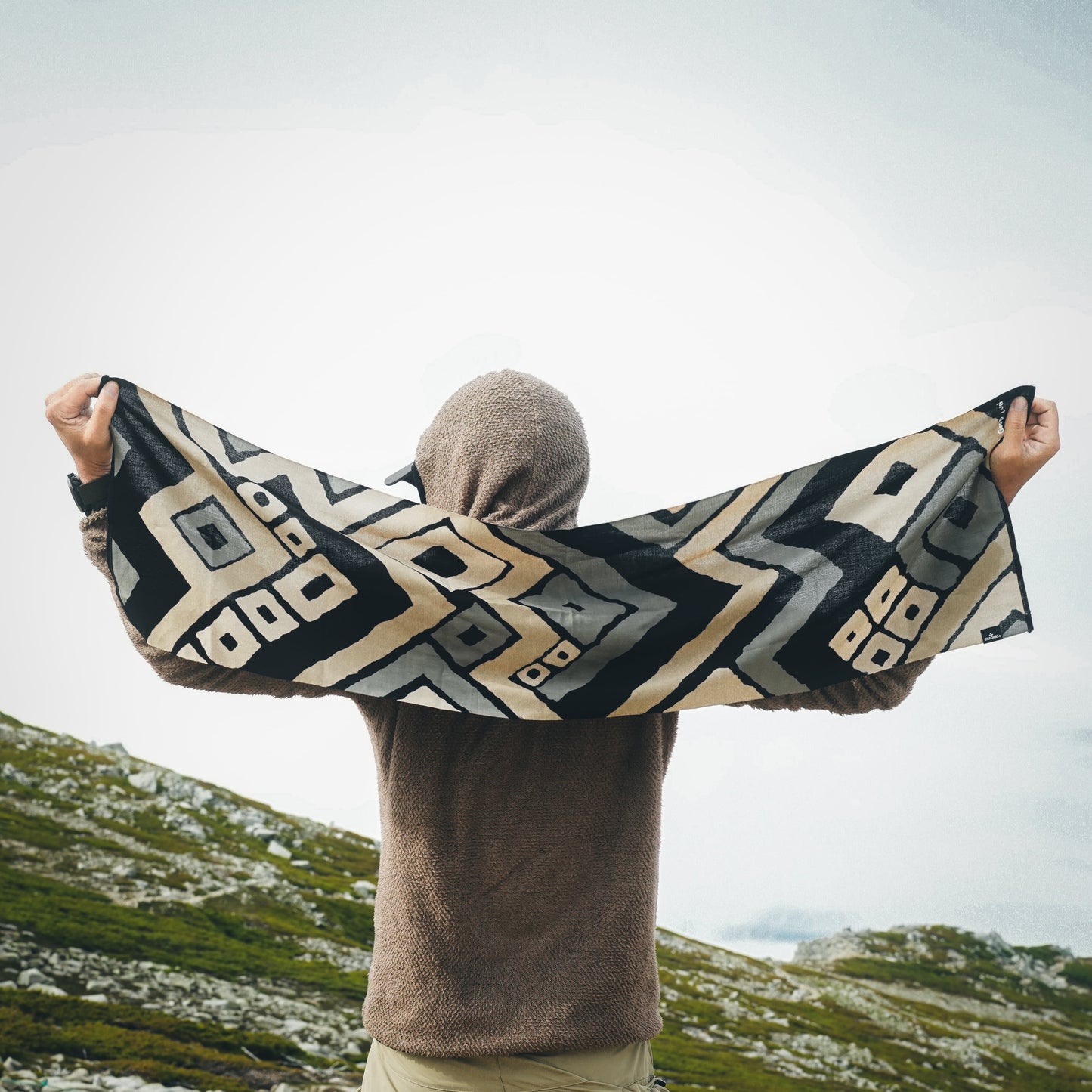 ULTRA GOOD LUCK 旅手ぬぐい "岳”